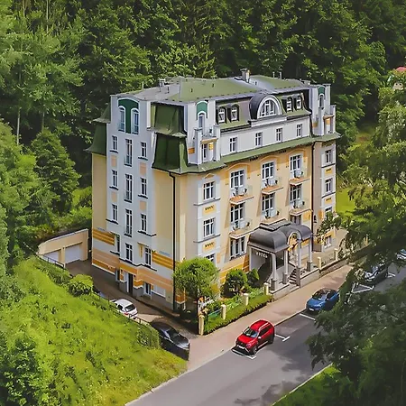 酒店 & Wellness Silva 玛丽亚温泉